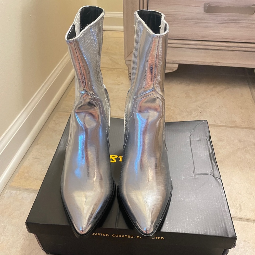 Lulus metallic Boots